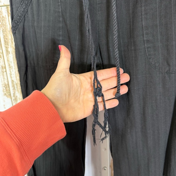 Billabong Women's Black Wide-Leg Pants light weight cotton. Size Medium - Picture 3 of 7